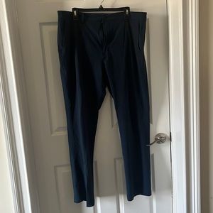 Vineyard Vines breaker pant